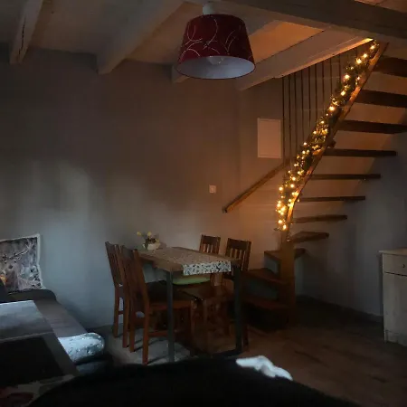 Nyaraló Na Lesnej Pogorzelica